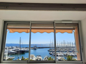 Hyères port face à la mer parking privé